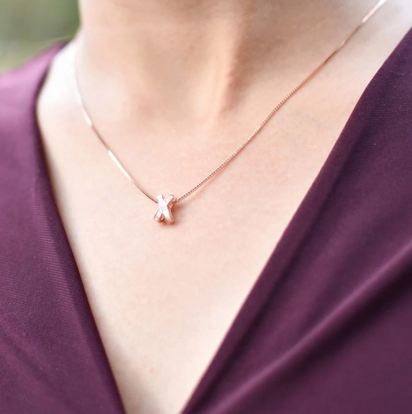 Criss Cross Elegance Pendant Necklace - 925 Silver