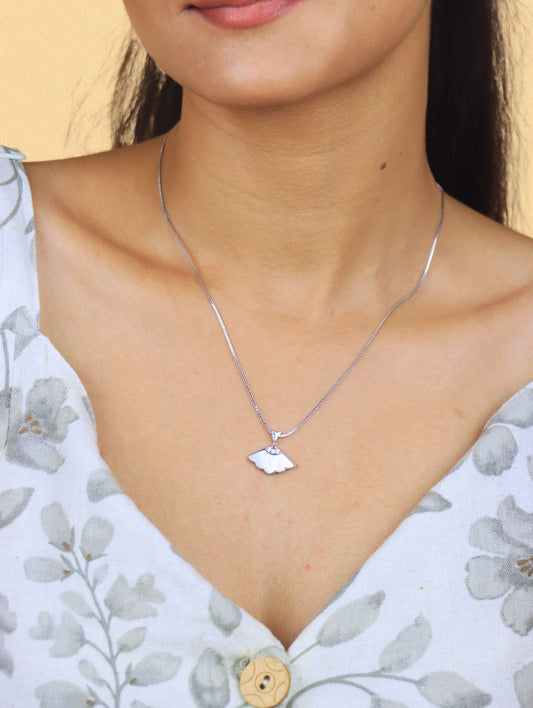 Elegant Fan Pendant Silver Necklace - 925 Silver