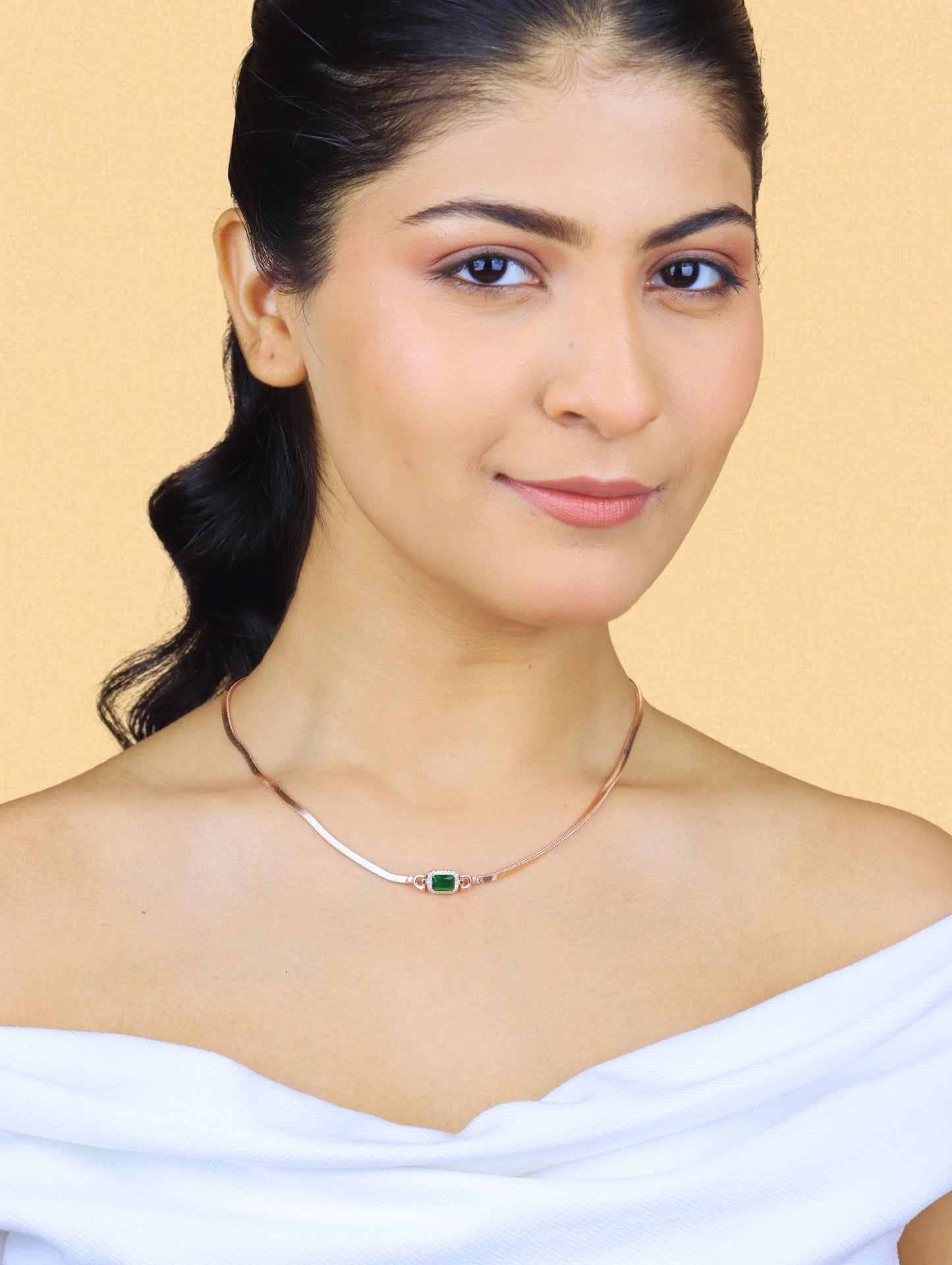 Emerald Embrace Necklace - 925 Silver