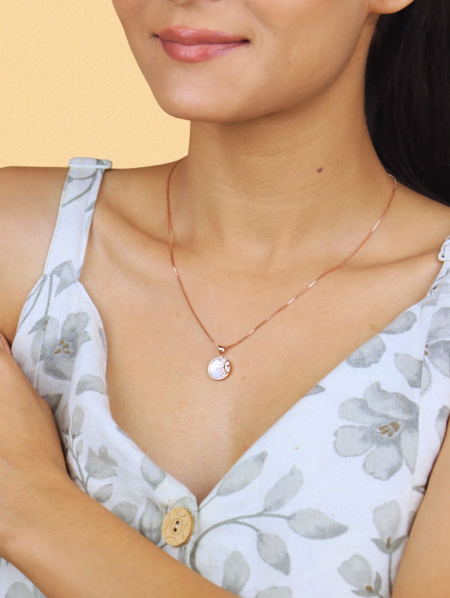 Celestial Bloom Mother-of-Pearl Pendant Necklace - 925 Silver