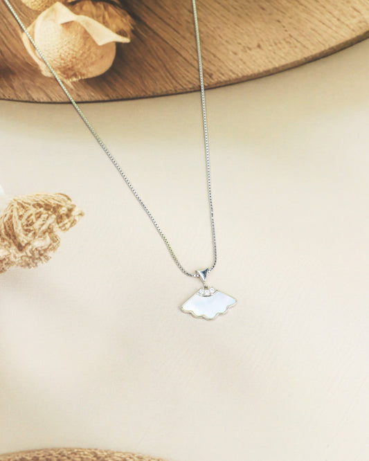 Elegant Fan Pendant Silver Necklace - 925 Silver