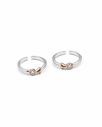Élan Bow Silver Toe Ring