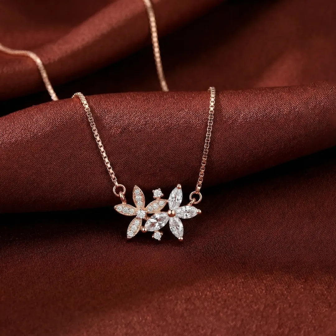 Floral Spark  Necklace - 925 Silver